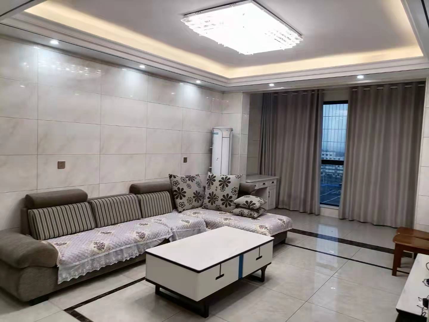 天邦钻石山 3室2厅2卫 2500.0元/月 天邦钻石山 3室2厅2卫 2500.0元/月室内图