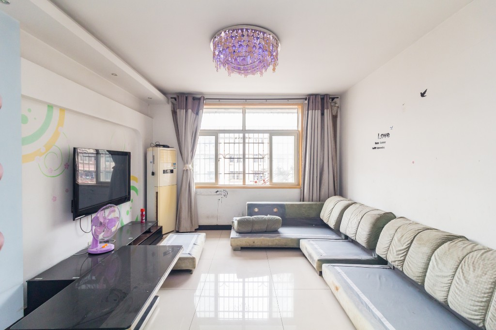 泉塘小区  2室2厅1卫    44.8万 泉塘小区  2室2厅1卫    44.8万