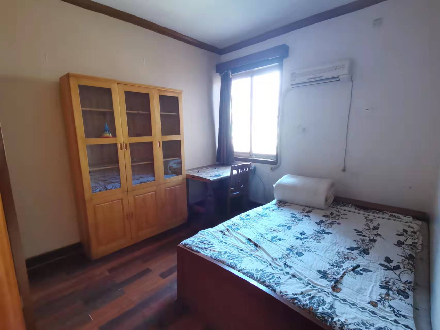 天鹅花园 2室2厅1卫 45.0万 天鹅花园 2室2厅1卫 45.0万客厅