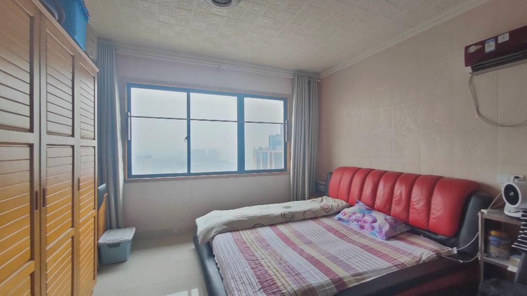 水岸春天 1室1厅1卫 32.8万 水岸春天 1室1厅1卫 32.8万客厅