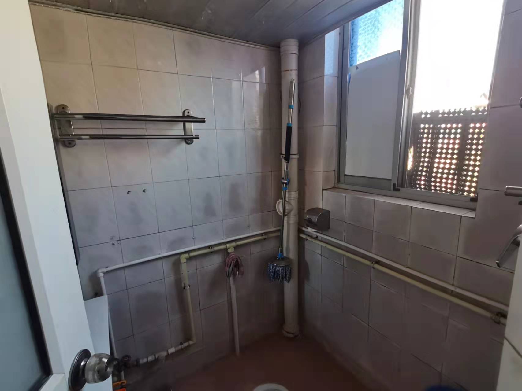 天鹅花园 2室2厅1卫 45.0万 天鹅花园 2室2厅1卫 45.0万客厅