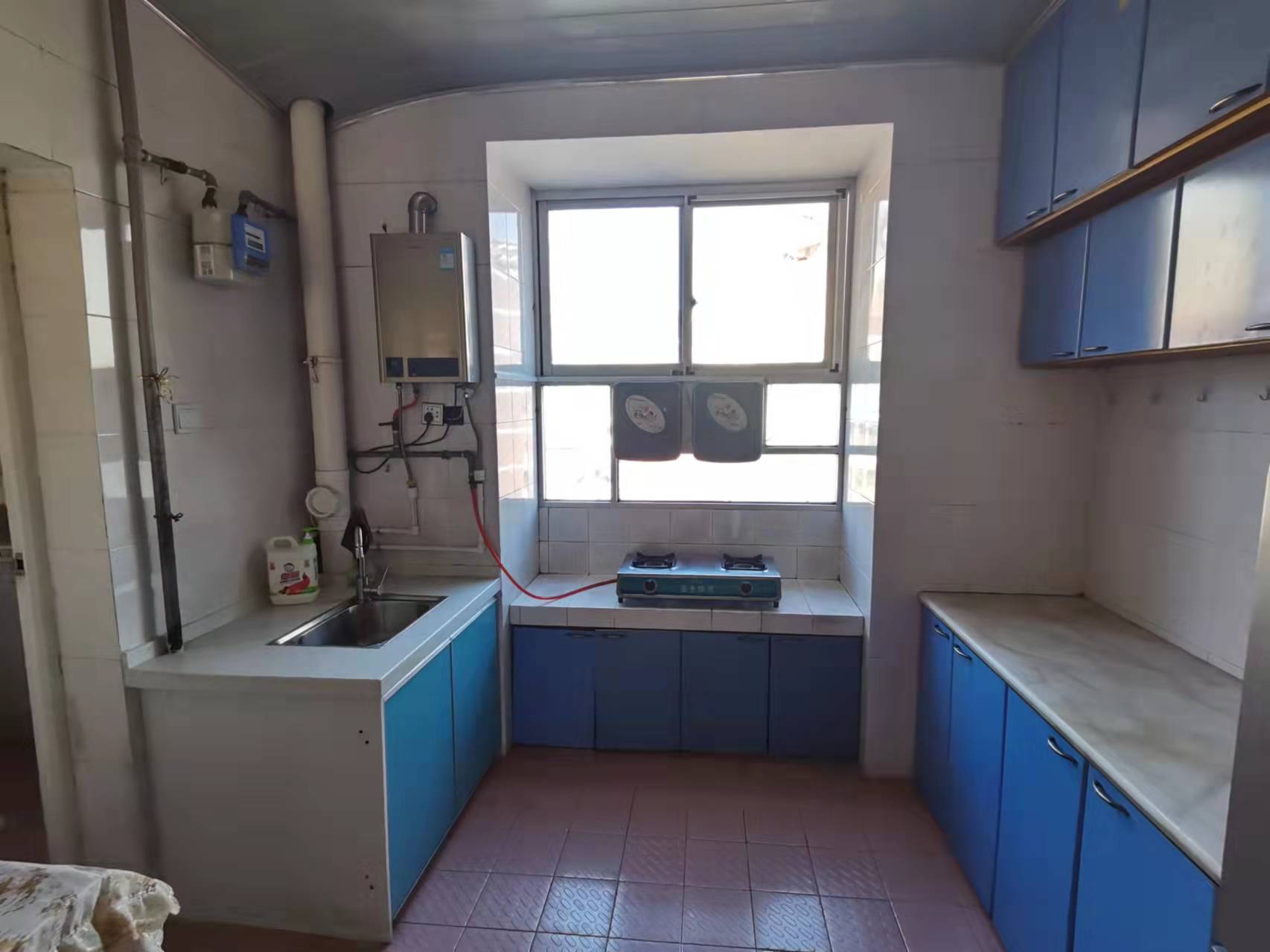 天鹅花园 2室2厅1卫 45.0万 天鹅花园 2室2厅1卫 45.0万客厅