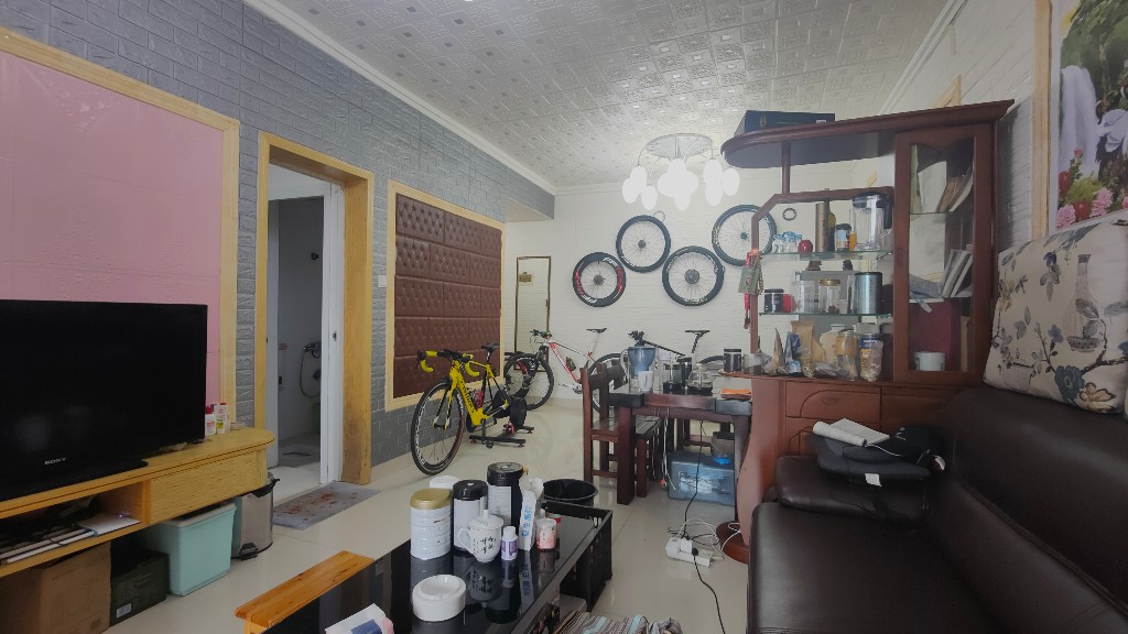 水岸春天 1室1厅1卫 32.8万 水岸春天 1室1厅1卫 32.8万客厅