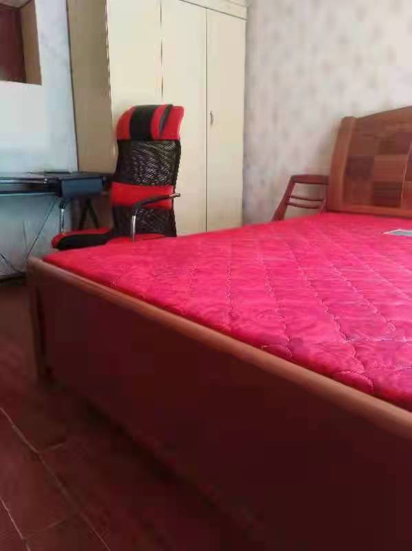 柏丽广场 1室1厅1卫 10.5万 柏丽广场 1室1厅1卫 10.5万客厅