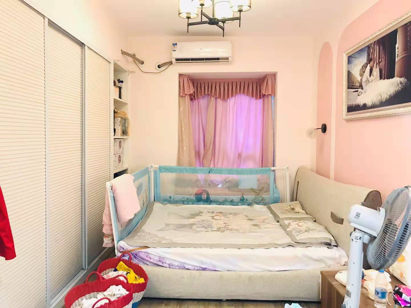 新府华城  3室2厅2卫    79.0万卧室