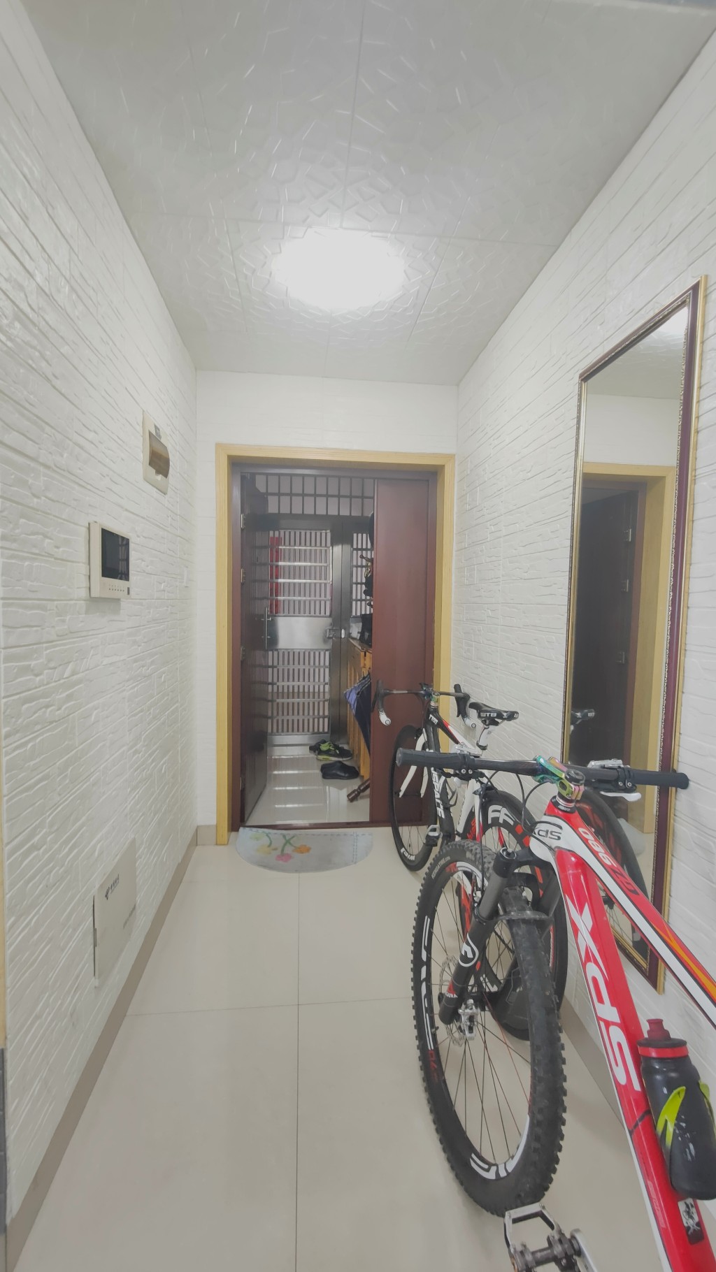 水岸春天 1室1厅1卫 32.8万 水岸春天 1室1厅1卫 32.8万客厅