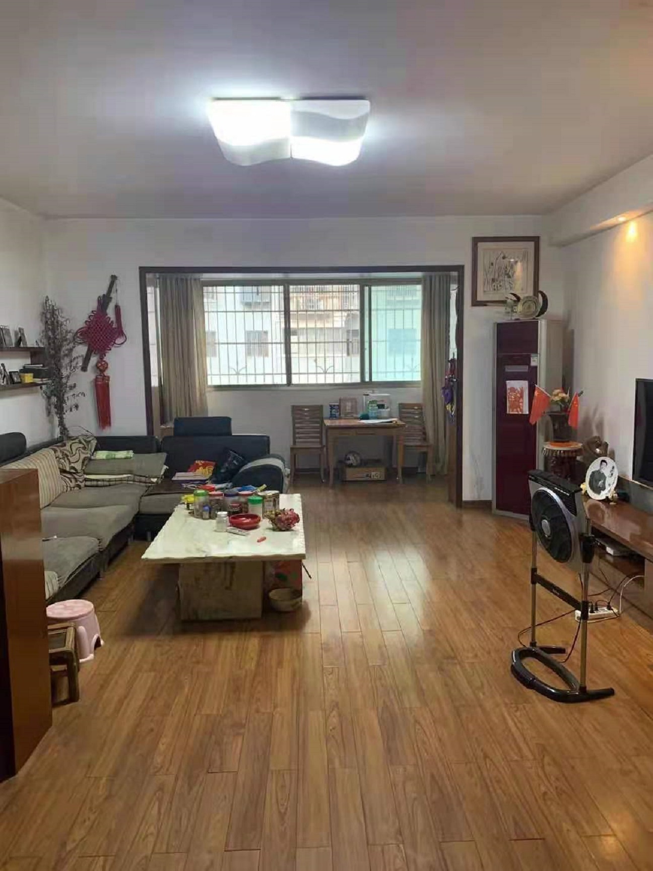 利江花园 4室2厅2卫 95.0万 利江花园 4室2厅2卫 95.0万客厅