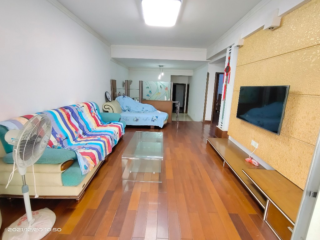 广汇商业广场  2室2厅1卫    38.0万 广汇商业广场  2室2厅1卫    38.0万客厅