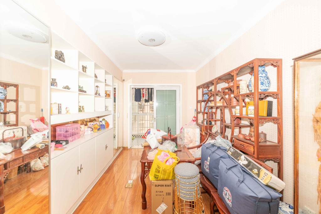 鑫天山水洲城  4室2厅2卫    155.0万厨房