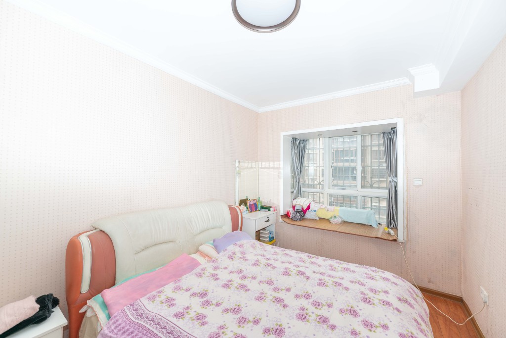 鑫天山水洲城  4室2厅2卫    155.0万卧室