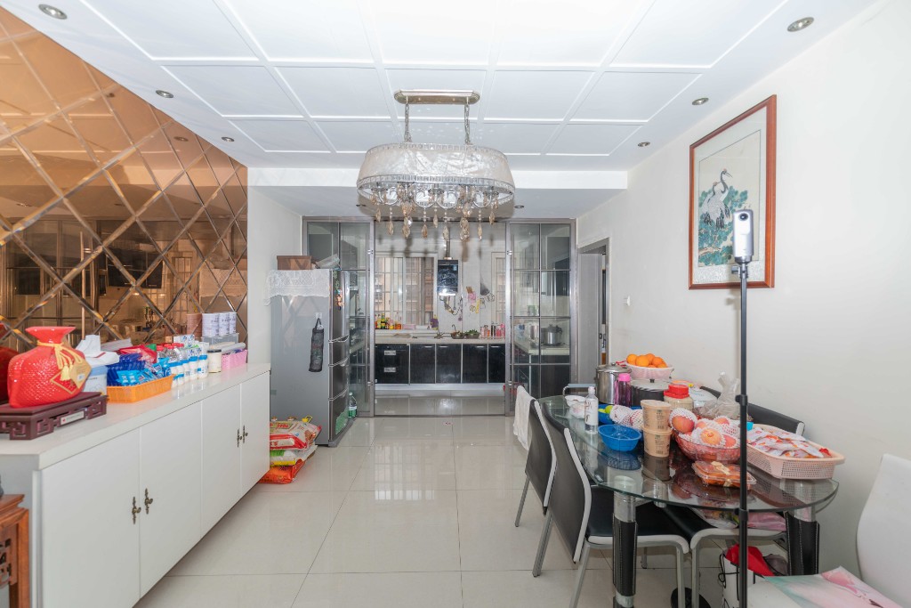 鑫天山水洲城  4室2厅2卫    155.0万室内图1