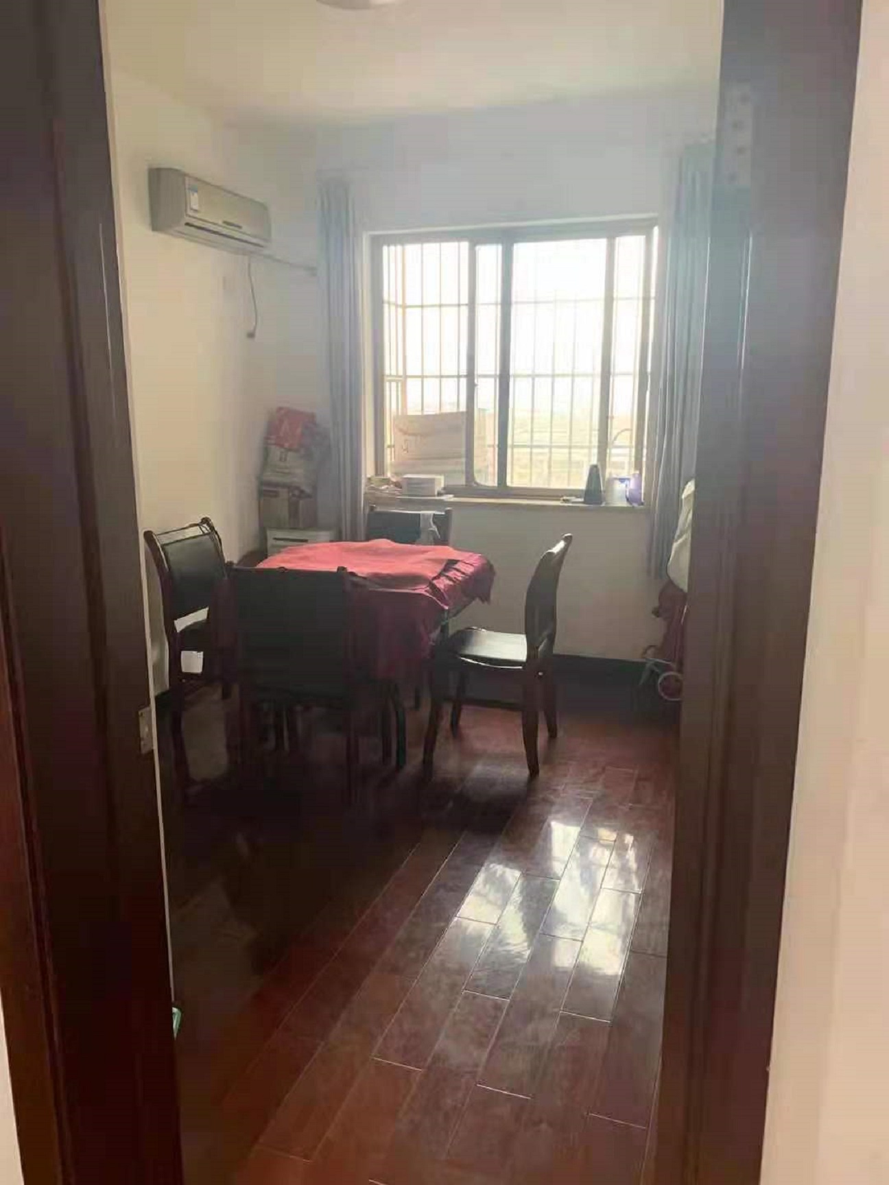 利江花园 4室2厅2卫 95.0万 利江花园 4室2厅2卫 95.0万客厅