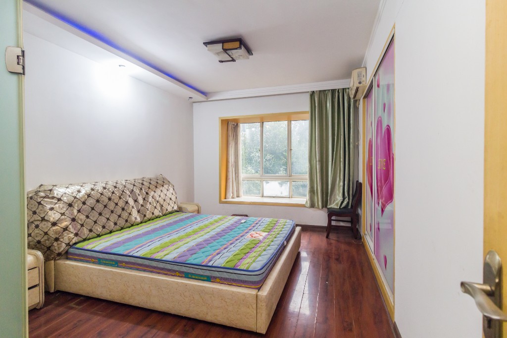 博雅湘水湾  3室2厅2卫    78.0万 博雅湘水湾  3室2厅2卫    78.0万卧室