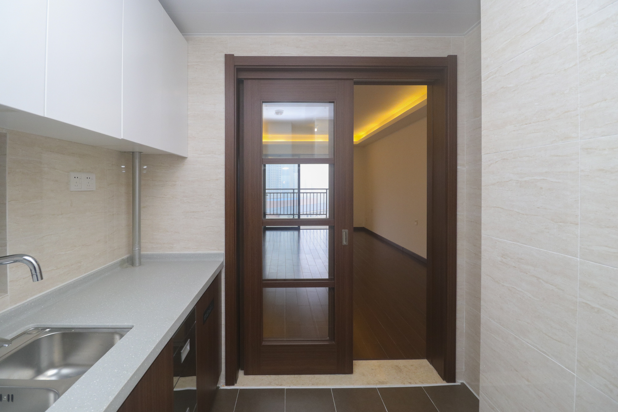 万科里金域国际  3室2厅2卫    246.0万厨房