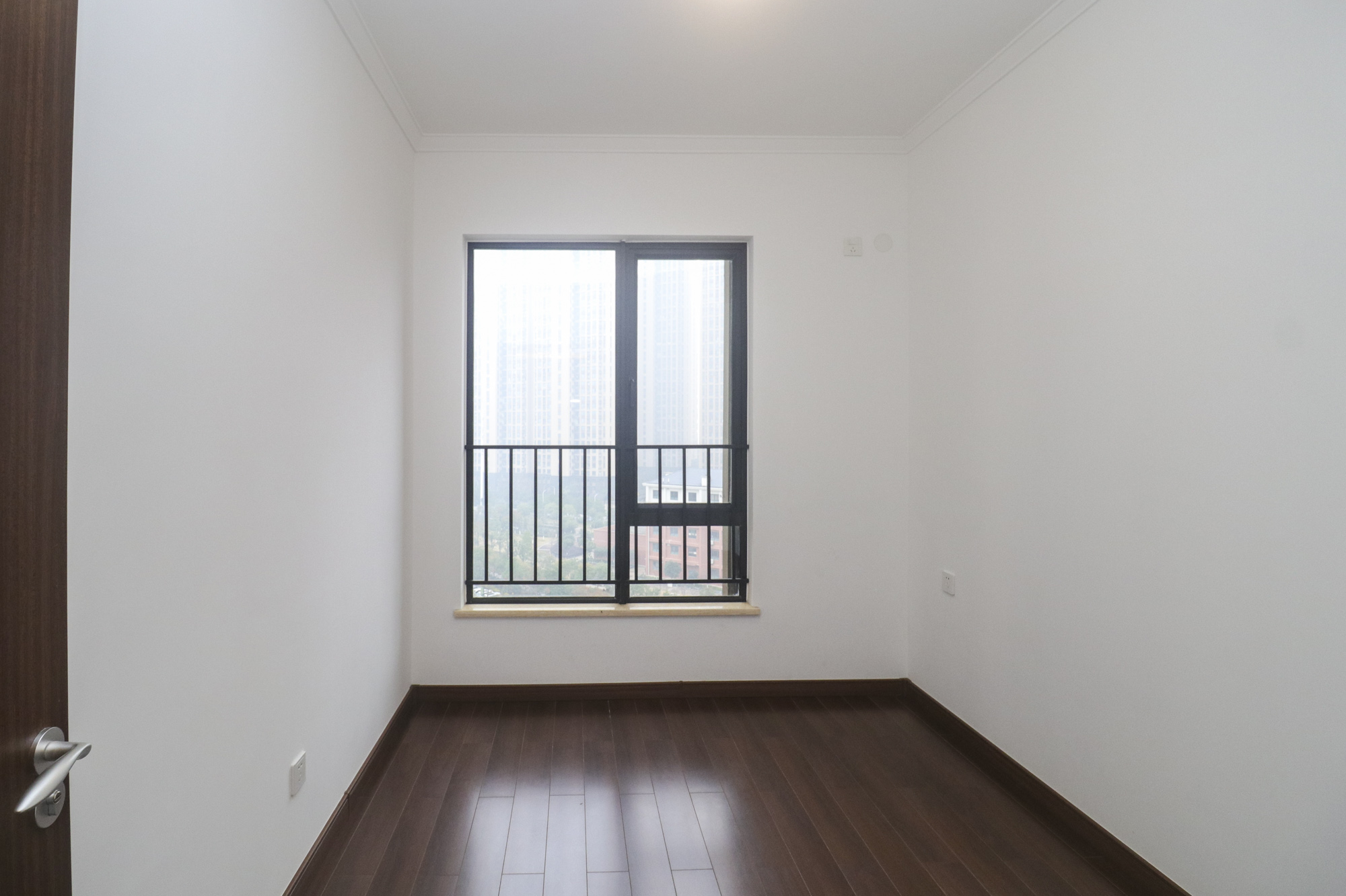 万科里金域国际  3室2厅2卫    246.0万卧室