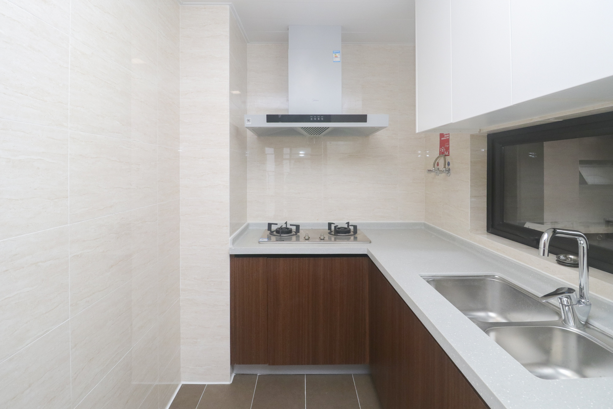 万科里金域国际  3室2厅2卫    246.0万厨房