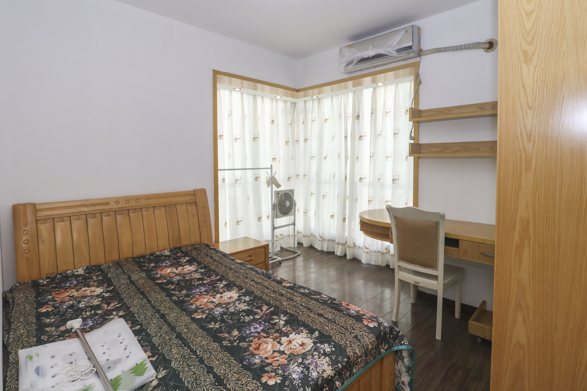 枫树园 3室2厅2卫 120.0万 枫树园 3室2厅2卫 120.0万卧室