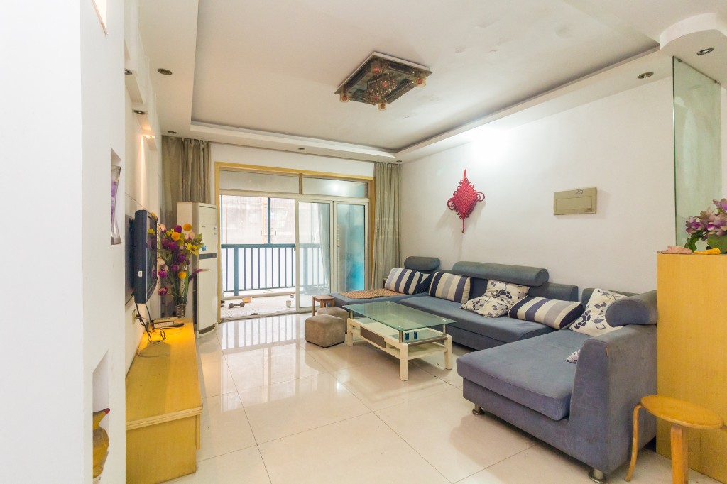 博雅湘水湾  3室2厅2卫    78.0万 博雅湘水湾  3室2厅2卫    78.0万客厅