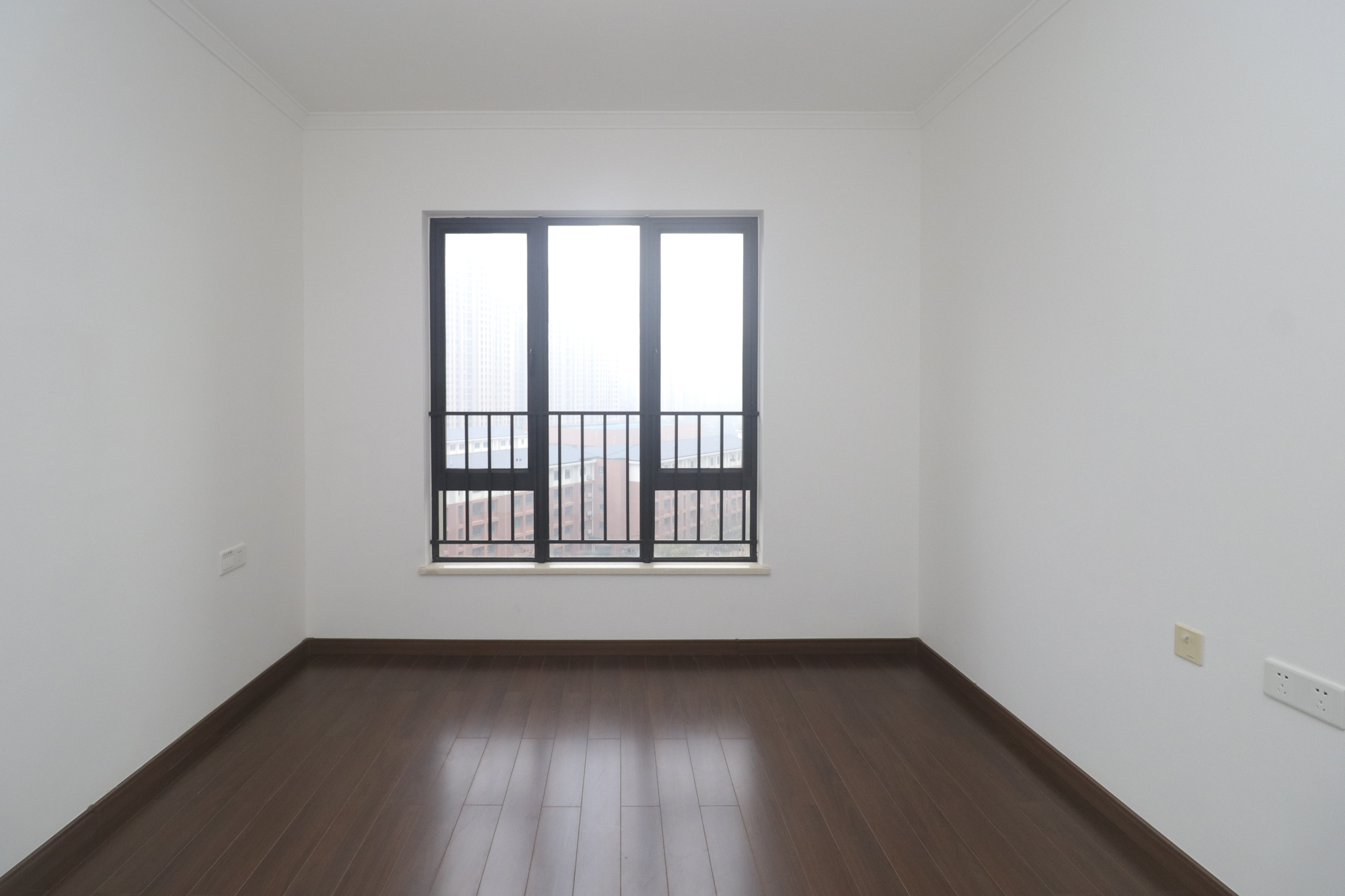 万科里金域国际  3室2厅2卫    246.0万卧室