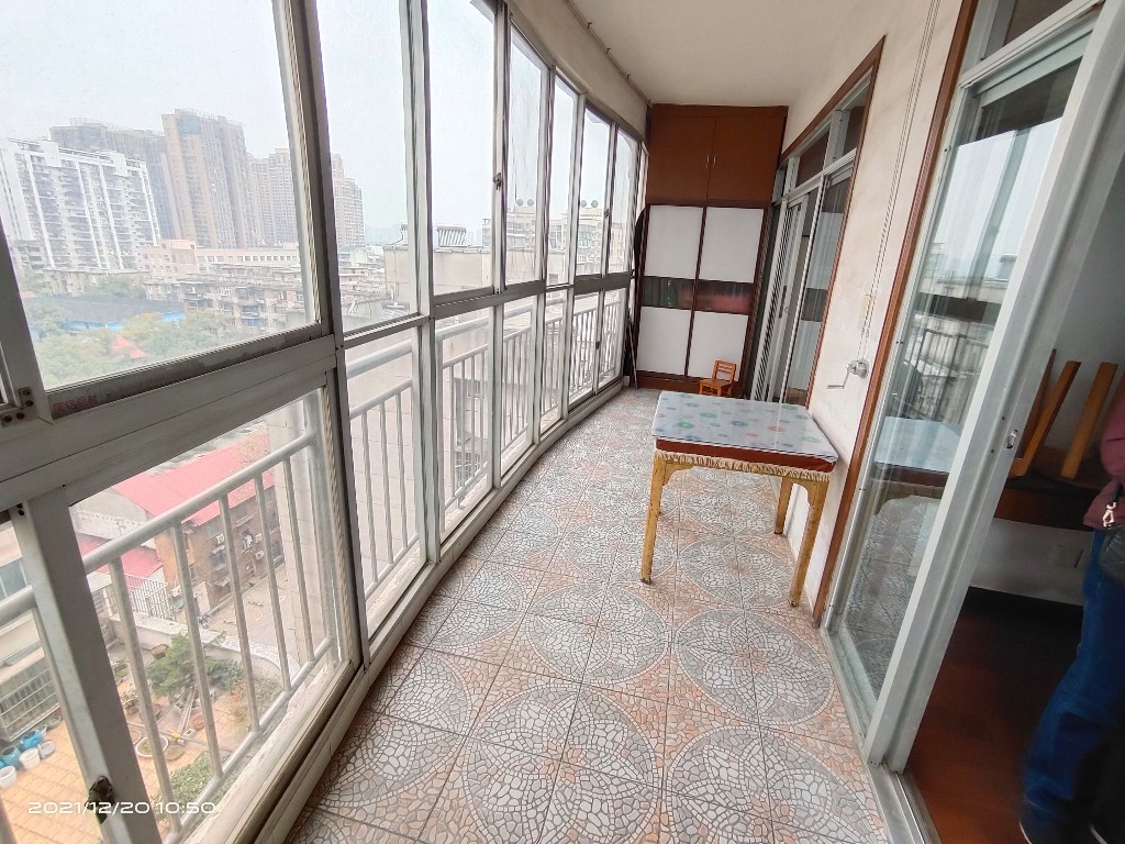 广汇商业广场  2室2厅1卫    38.0万 广汇商业广场  2室2厅1卫    38.0万客厅