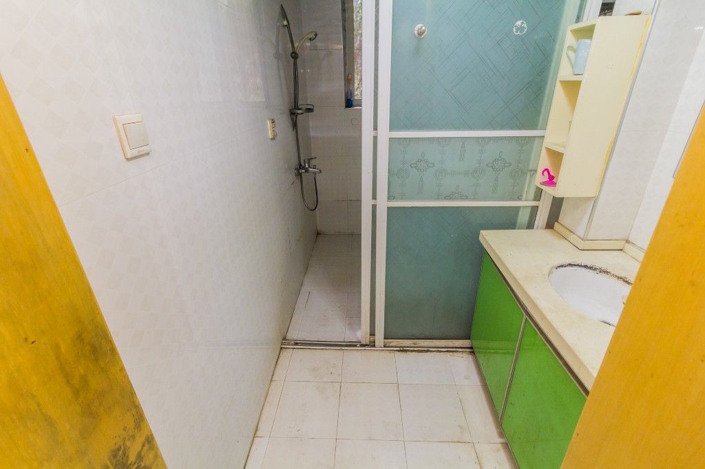 博雅湘水湾  3室2厅2卫    78.0万 博雅湘水湾  3室2厅2卫    78.0万卫生间