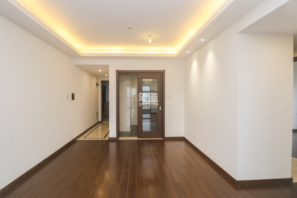 万科里金域国际 3室2厅2卫 246.0万