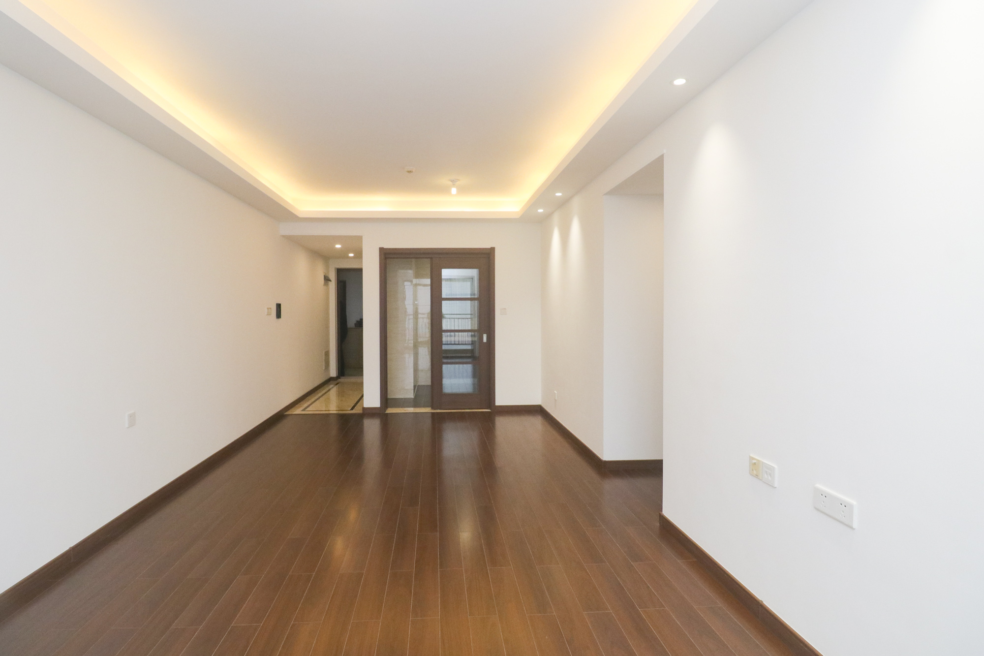 万科里金域国际  3室2厅2卫    246.0万客厅