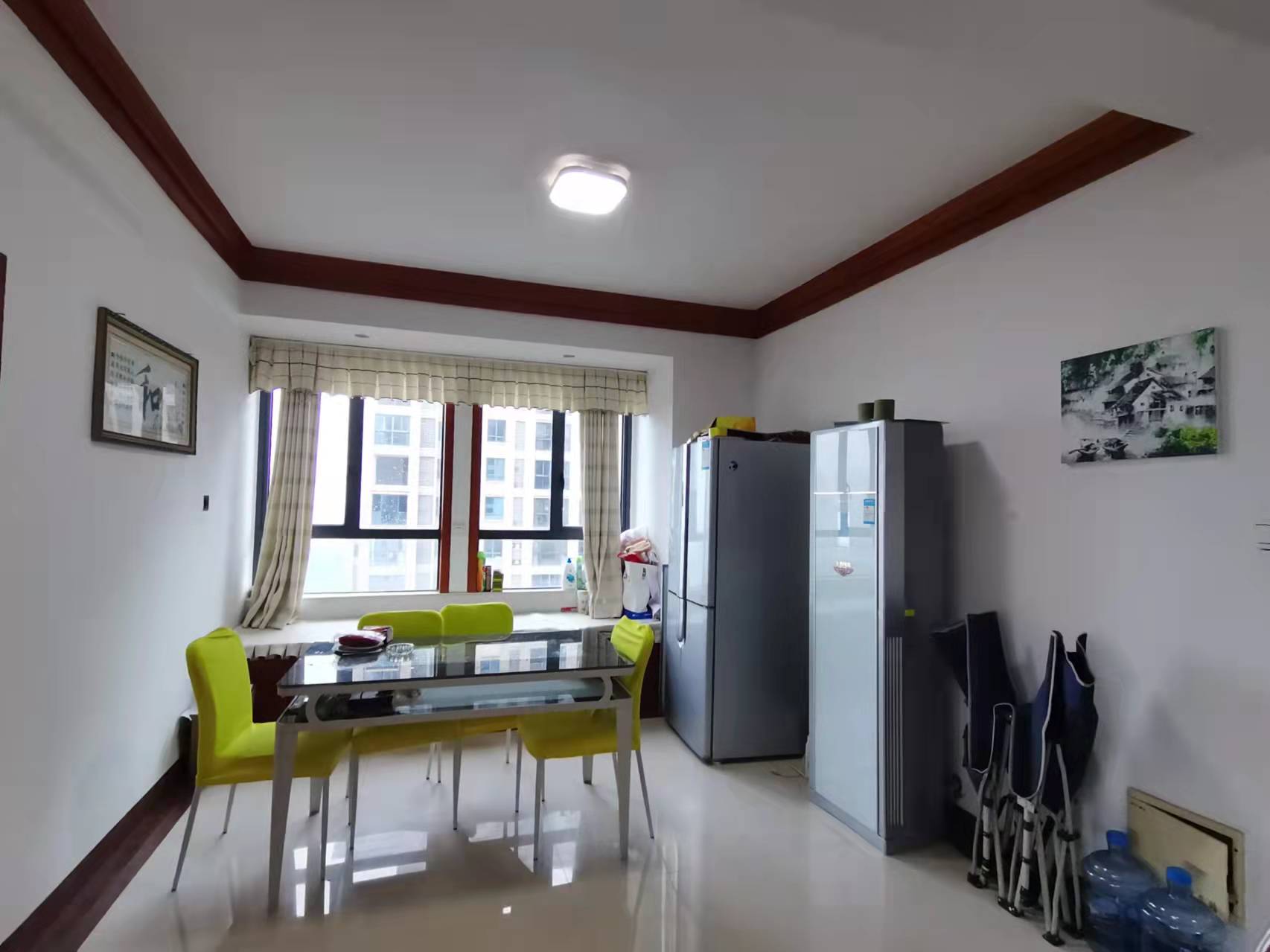 泰山公馆 3室2厅2卫 89.8万 泰山公馆 3室2厅2卫 89.8万客厅