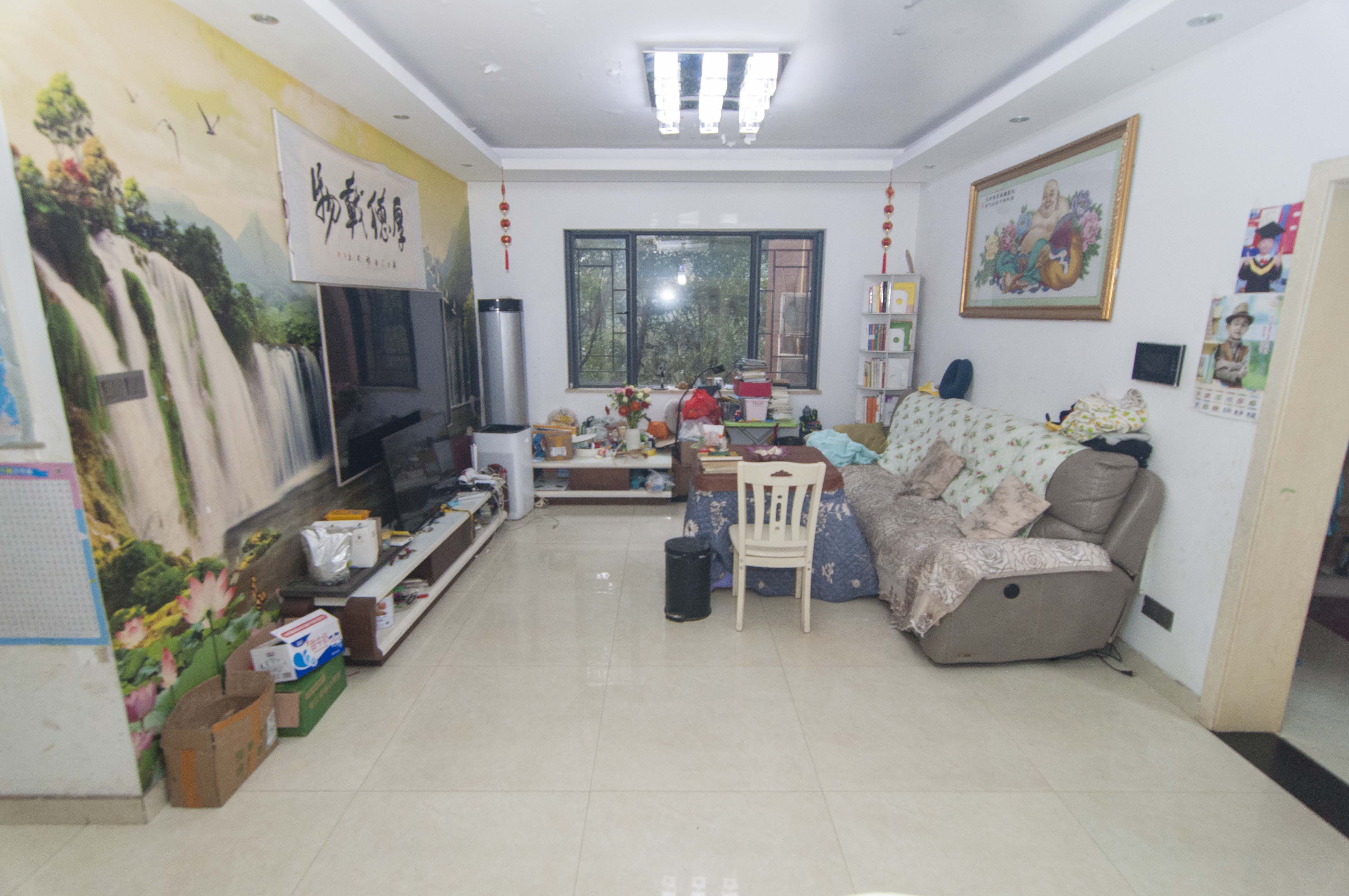 兴威帕克水岸  3室2厅2卫   124.80万客厅