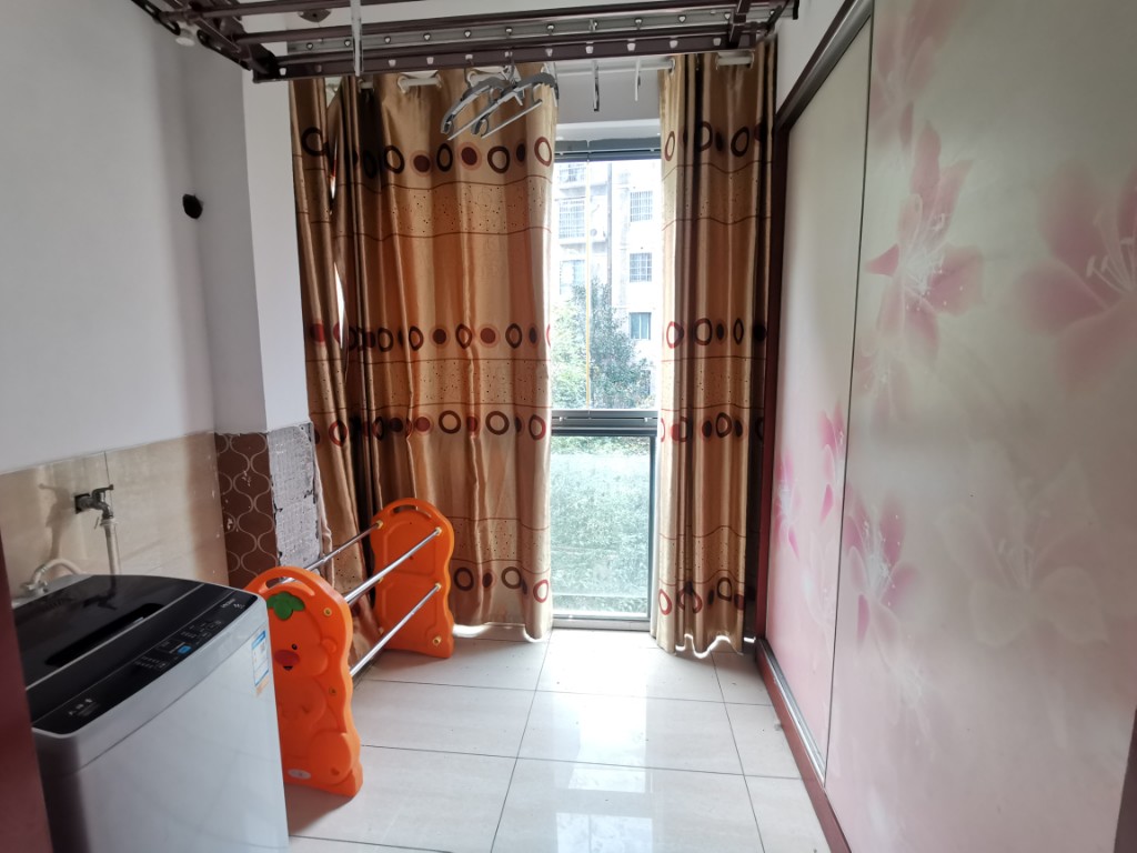 紫苑江岸 3室2厅1卫 83.0万 紫苑江岸 3室2厅1卫 83.0万客厅