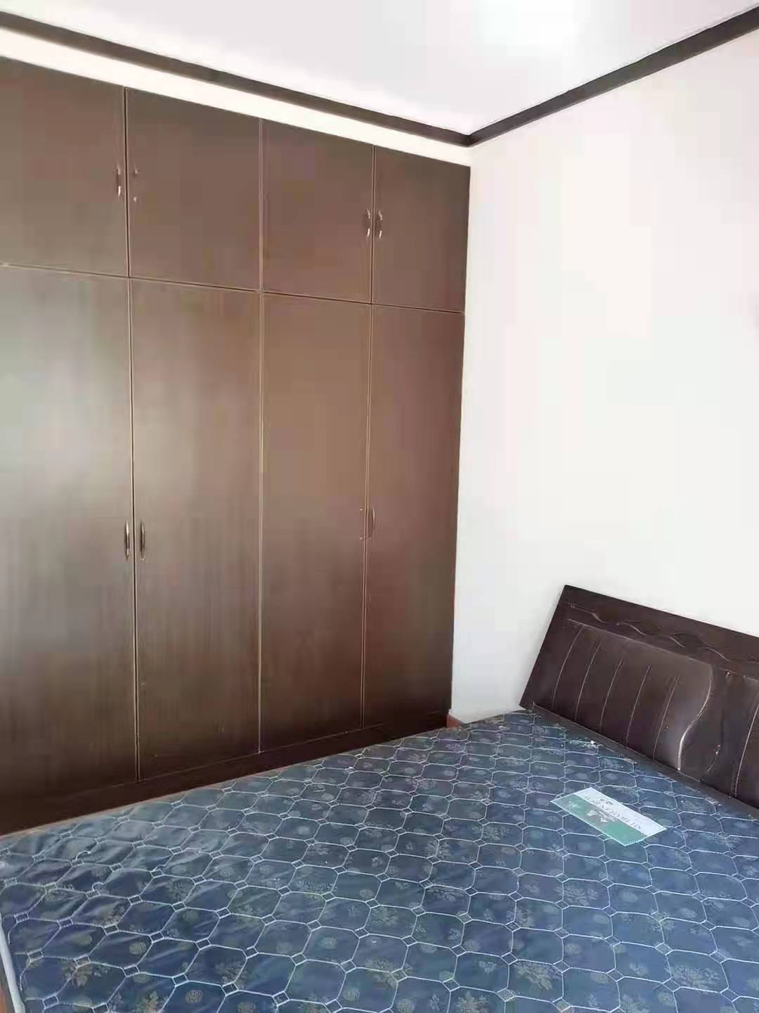 三角巷城管队宿舍 2室2厅1卫 28.8万 三角巷城管队宿舍 2室2厅1卫 28.8万客厅