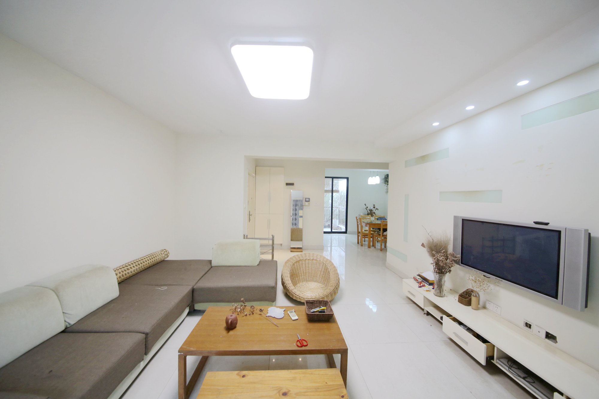 西街花园 3室2厅 165.00万