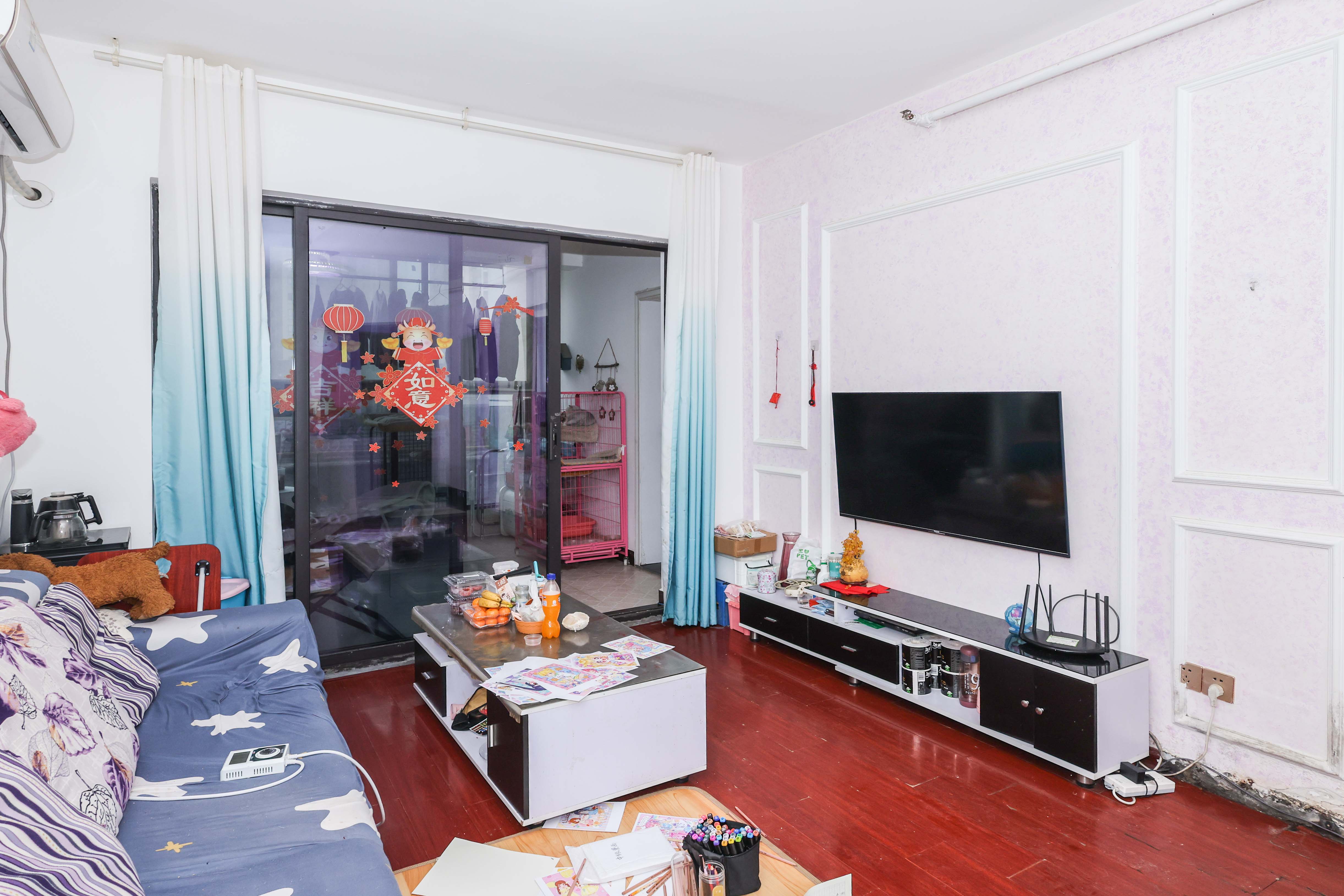 达美D6区  2室2厅1卫   54.00万客厅