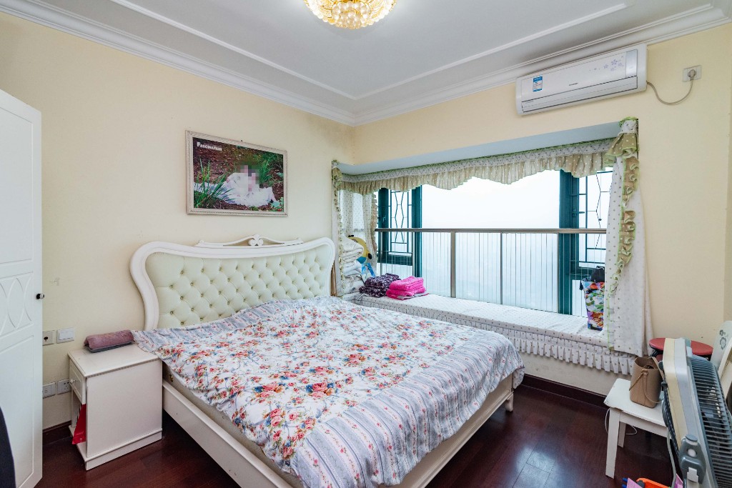 恒大雅苑  3室2厅1卫    100.0万卧室