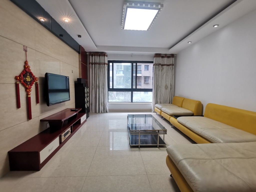 紫苑江岸 3室2厅1卫 83.0万 紫苑江岸 3室2厅1卫 83.0万客厅