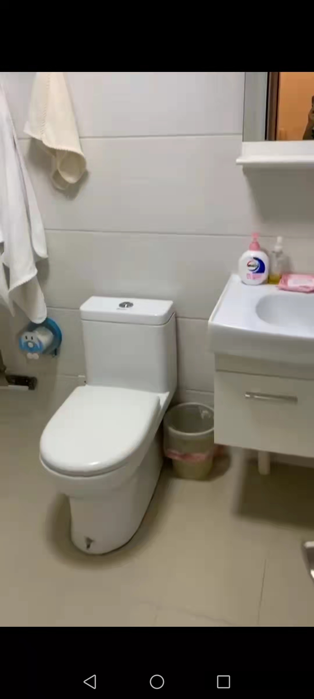 中泰峰境 3室2厅2卫 80.00万 中泰峰境 3室2厅2卫 80.00万客厅