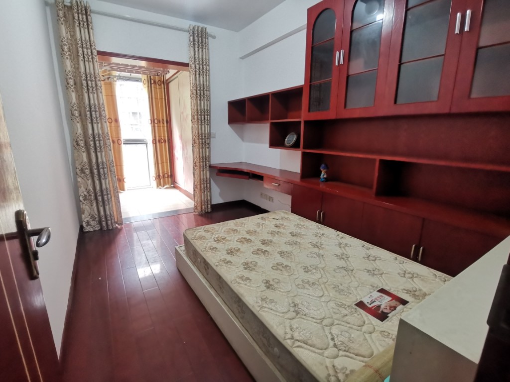 紫苑江岸 3室2厅1卫 83.0万 紫苑江岸 3室2厅1卫 83.0万客厅