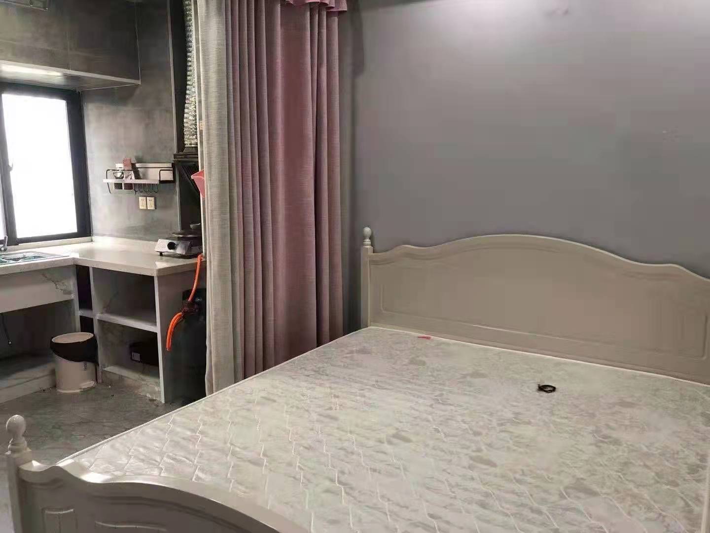 中建岳阳中心  1室1厅1卫   34.00万客厅