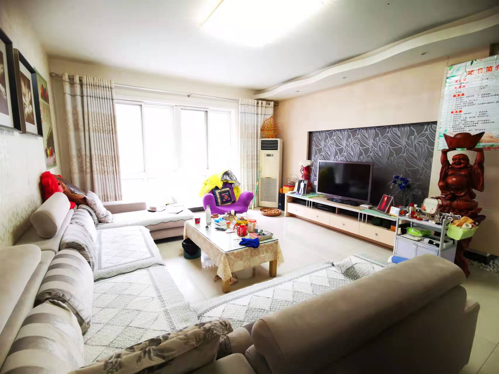 青年乐园 4室2厅2卫 85.0万 青年乐园 4室2厅2卫 85.0万客厅