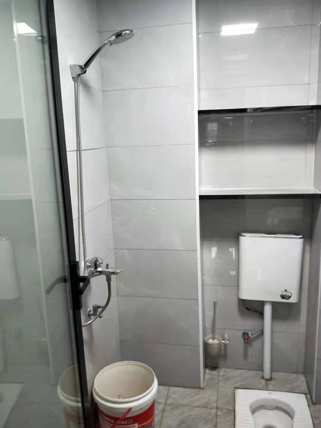 湘江学府  1室0厅1卫   32.00万客厅