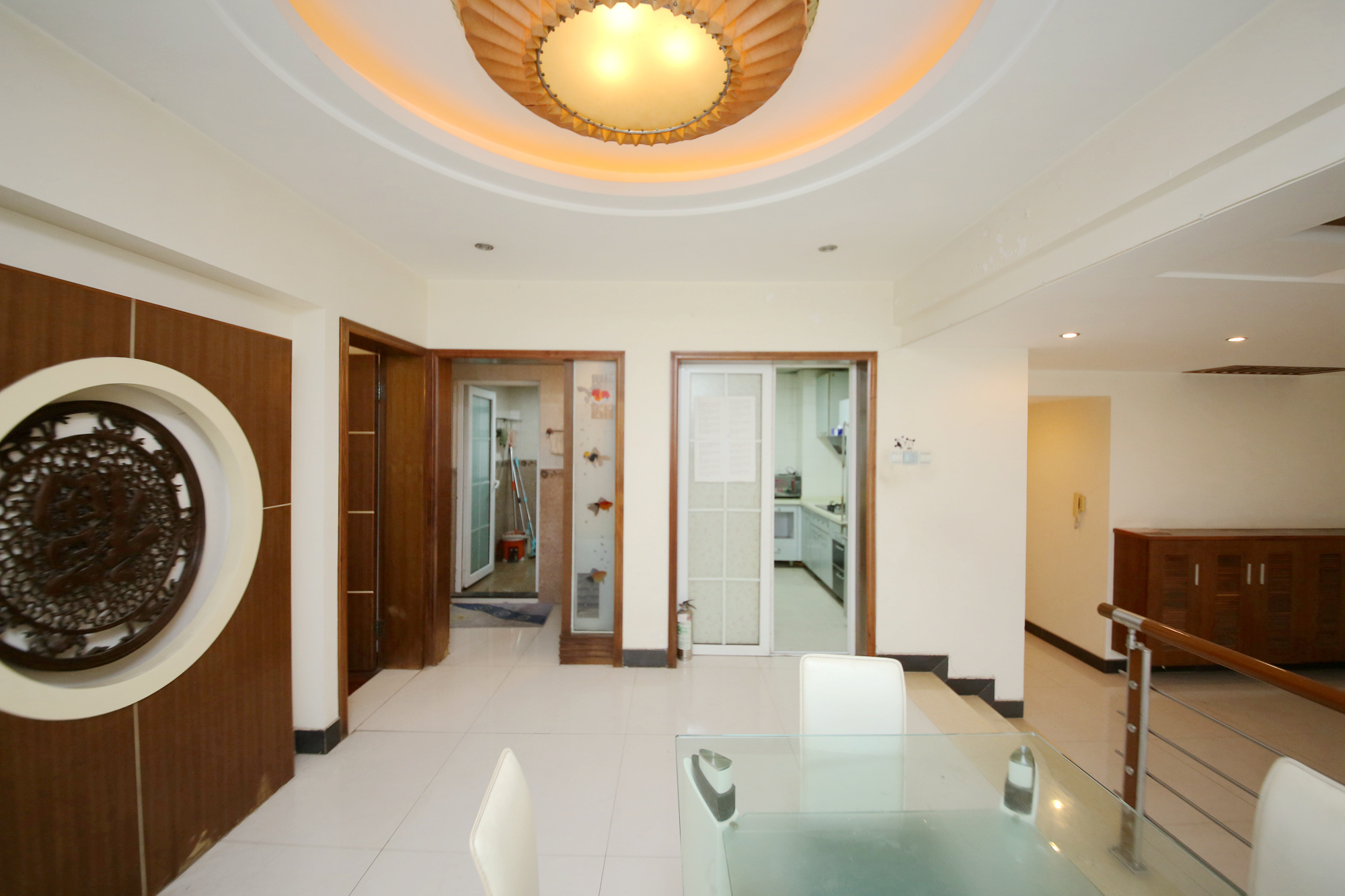 王府花园  4室2厅2卫    185.0万客厅