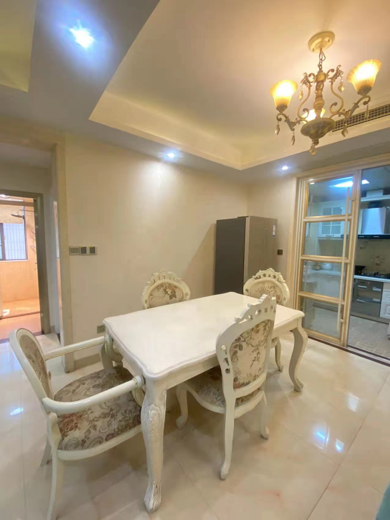 香江水岸新城 3室2厅1卫 2800.0元/月 香江水岸新城 3室2厅1卫 2800.0元/月室内图