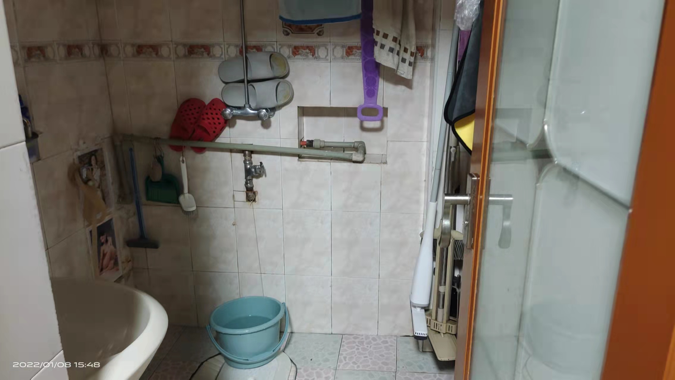 东方花园 4室2厅2卫 75.0万 东方花园 4室2厅2卫 75.0万客厅