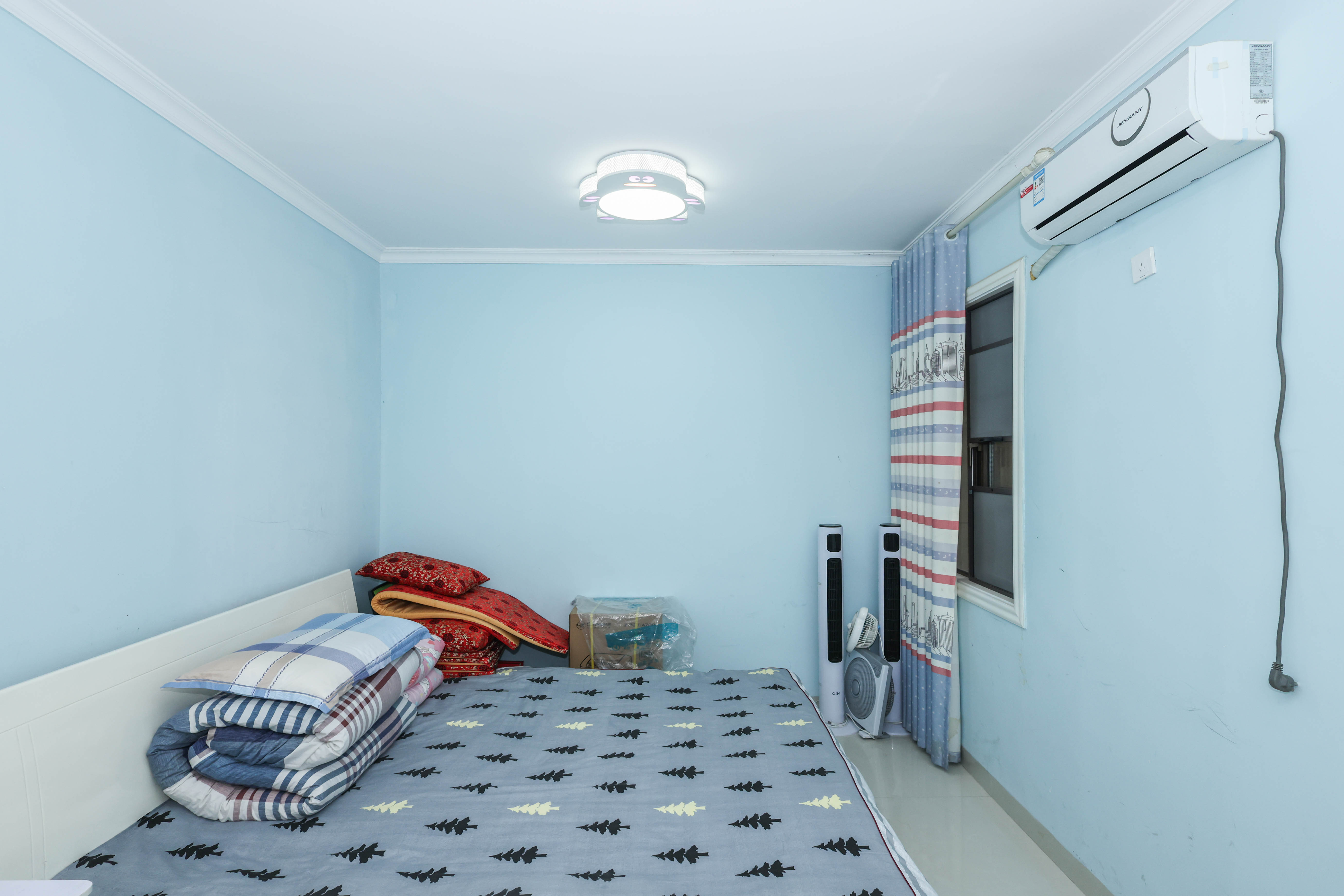 金茂梅溪湖  2室2厅1卫    145.0万卧室