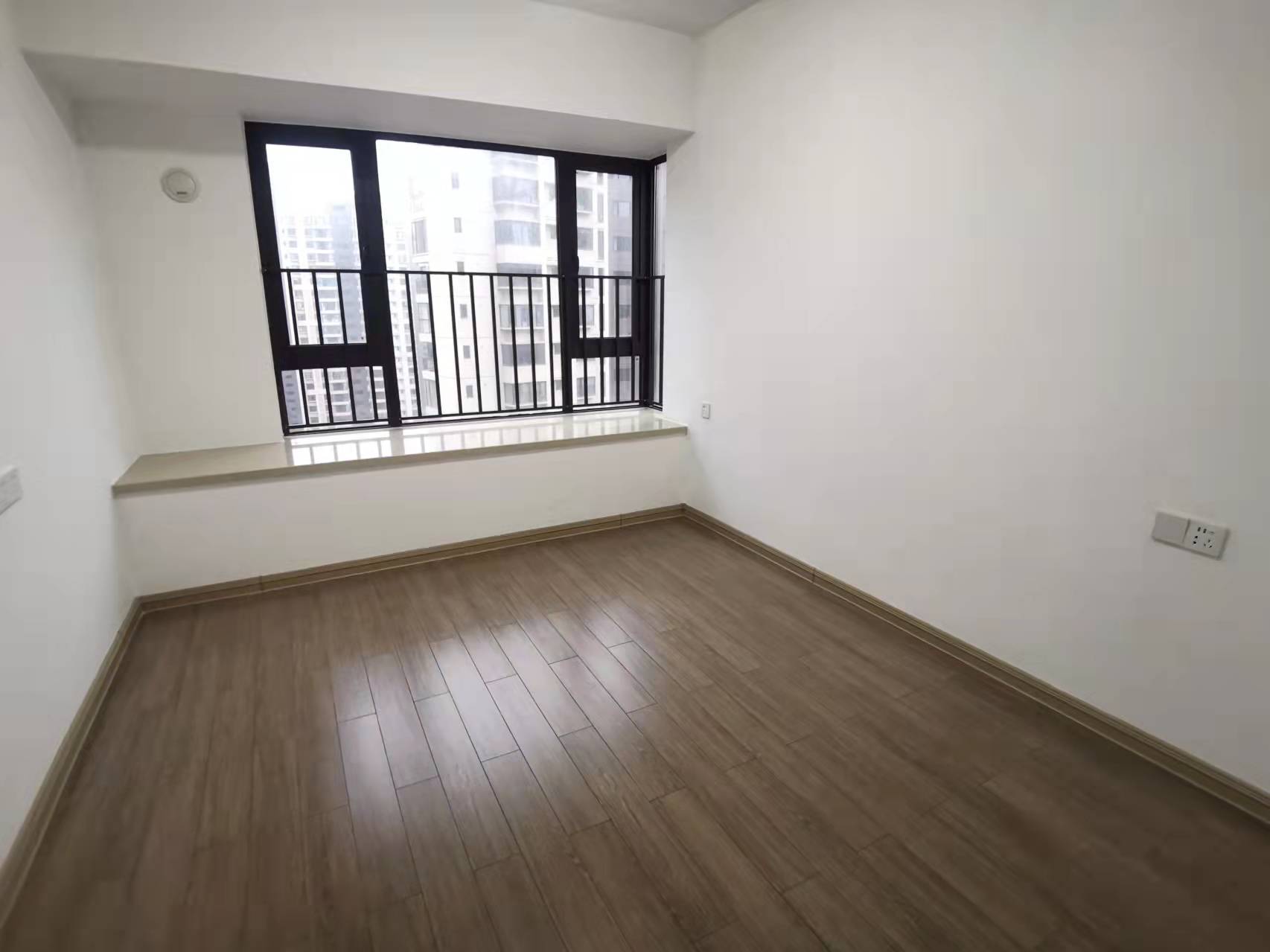 蓝溪谷 3室2厅2卫 81.8万 蓝溪谷 3室2厅2卫 81.8万客厅