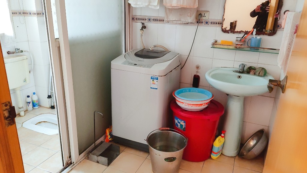 迎宾西路52号 4室2厅2卫 55.8万 迎宾西路52号 4室2厅2卫 55.8万客厅