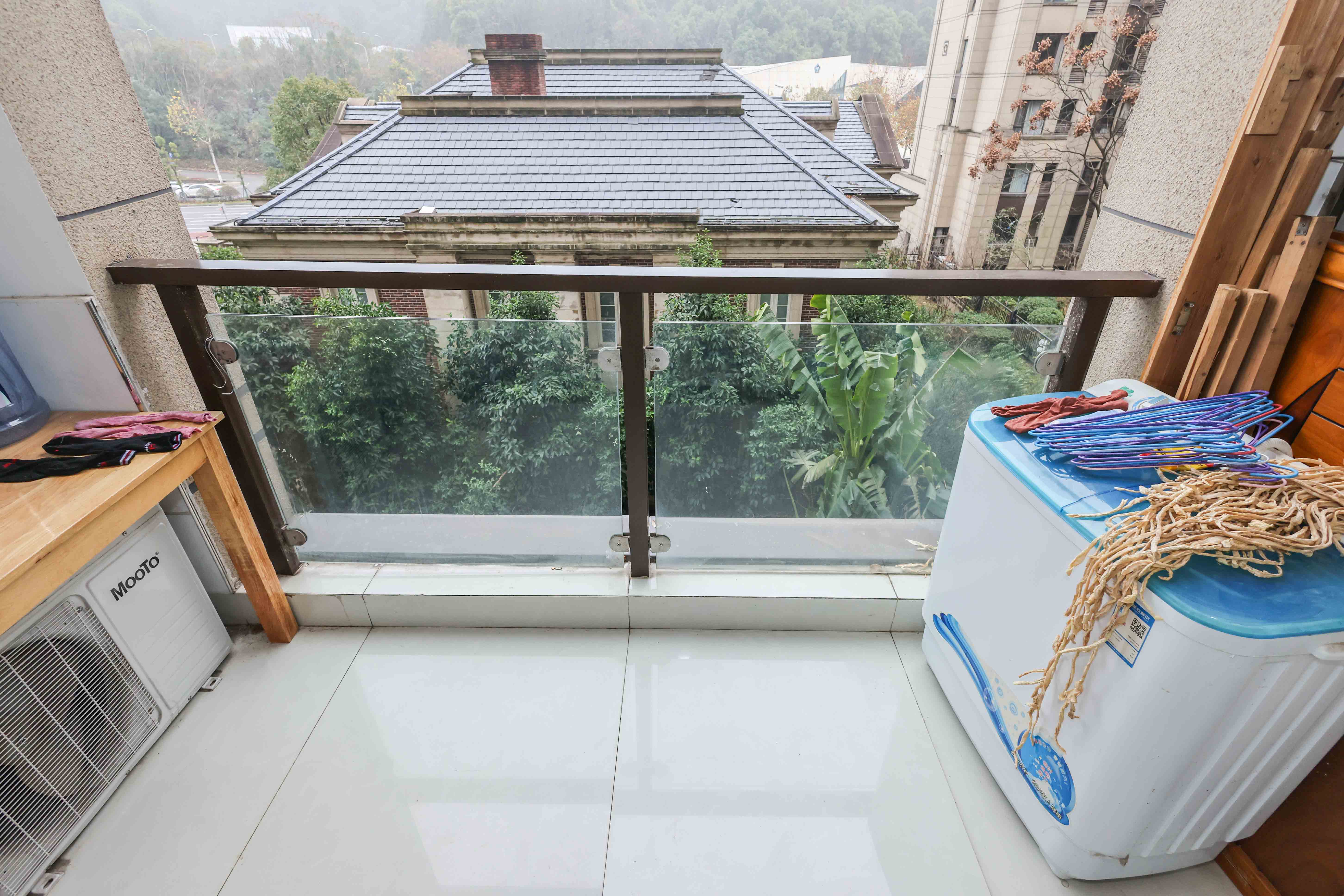 金茂梅溪湖  2室2厅1卫    145.0万阳台