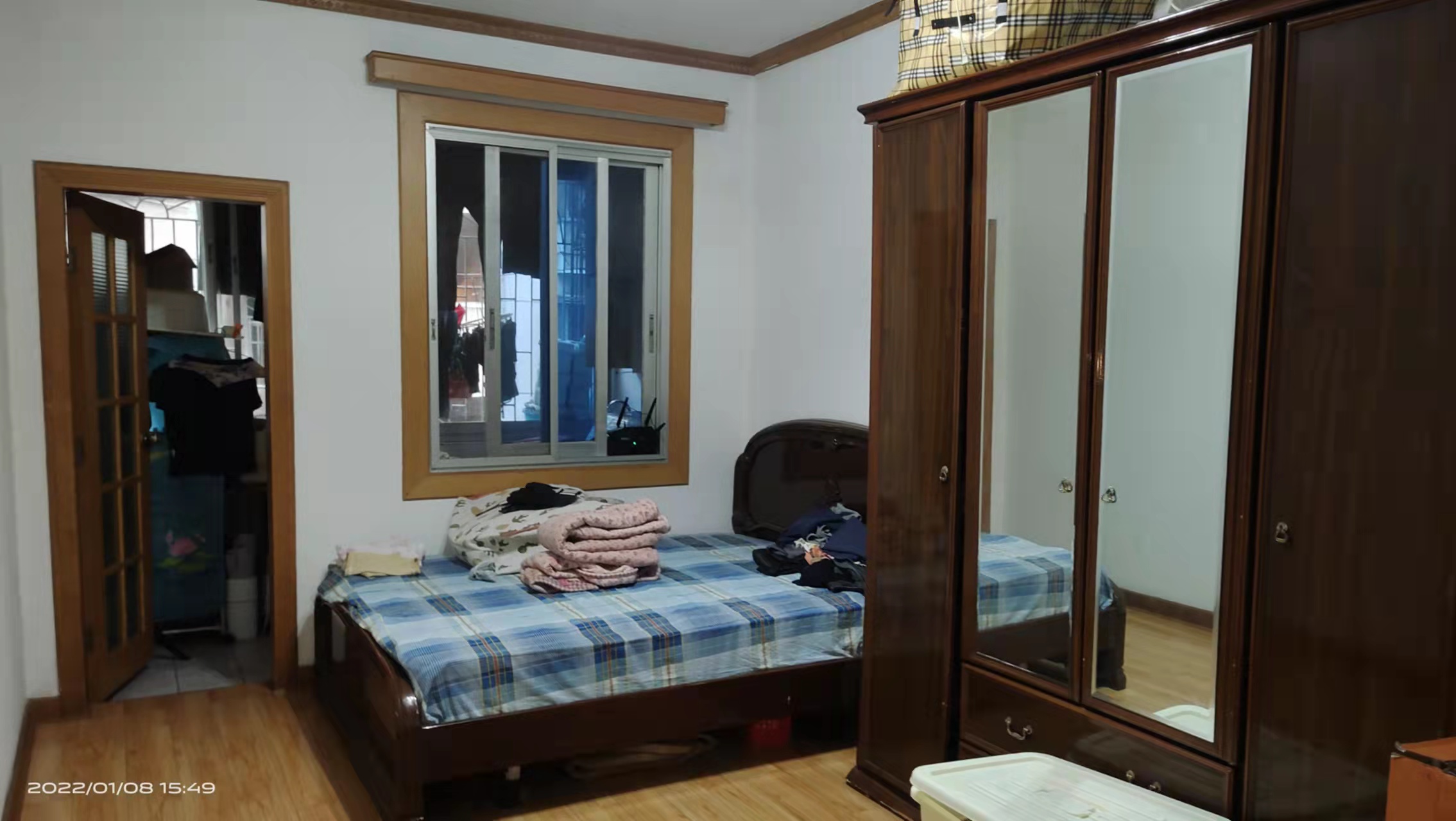 东方花园 4室2厅2卫 75.0万 东方花园 4室2厅2卫 75.0万客厅