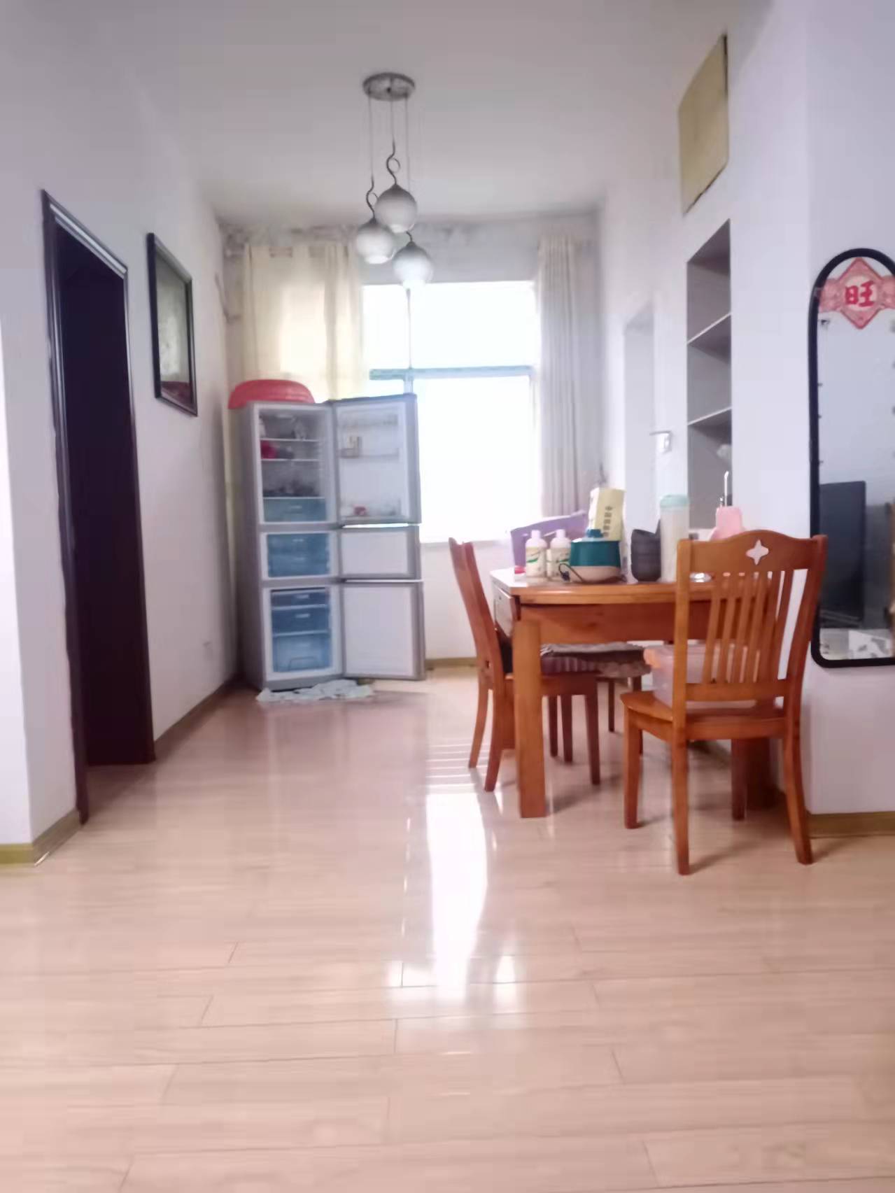 联发商厦 3室2厅1卫 40.0万 联发商厦 3室2厅1卫 40.0万客厅