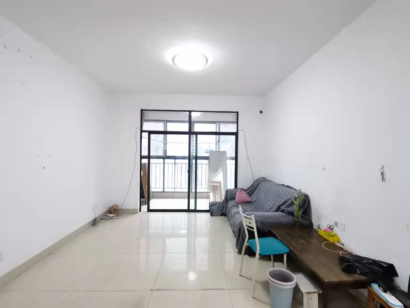 山水文园 2室2厅1卫 48.0万 山水文园 2室2厅1卫 48.0万客厅